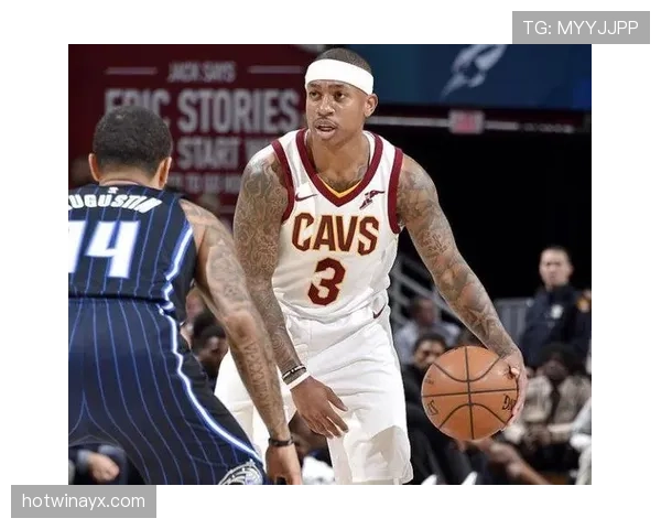 肯扬·马丁高效挡拆拉开空间助力球队关键时刻得分提升